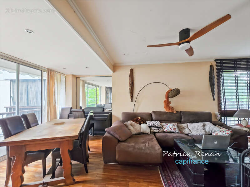Appartement à FONTENAY-LE-FLEURY