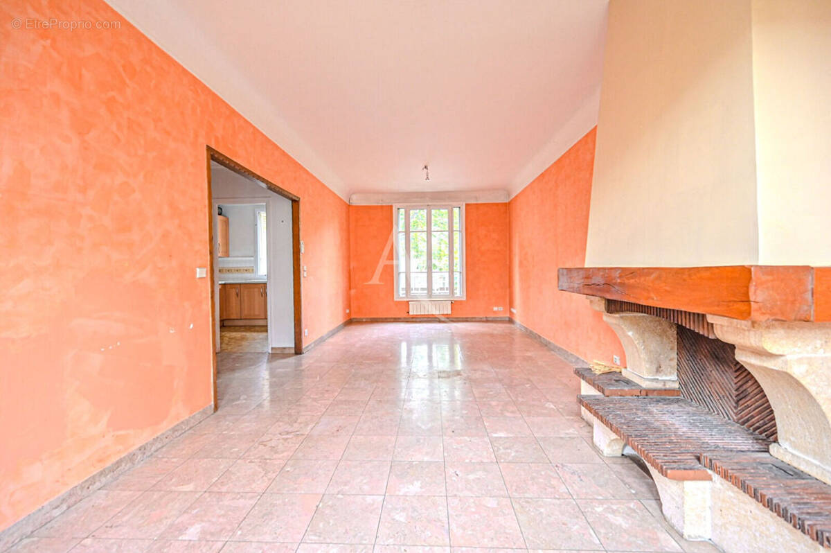 Maison à LE PERREUX-SUR-MARNE