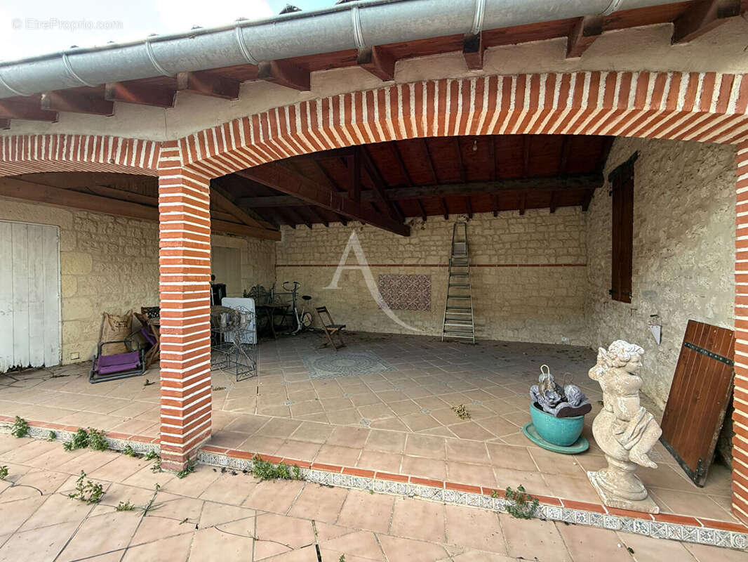 Maison à CAHUZAC-SUR-VERE