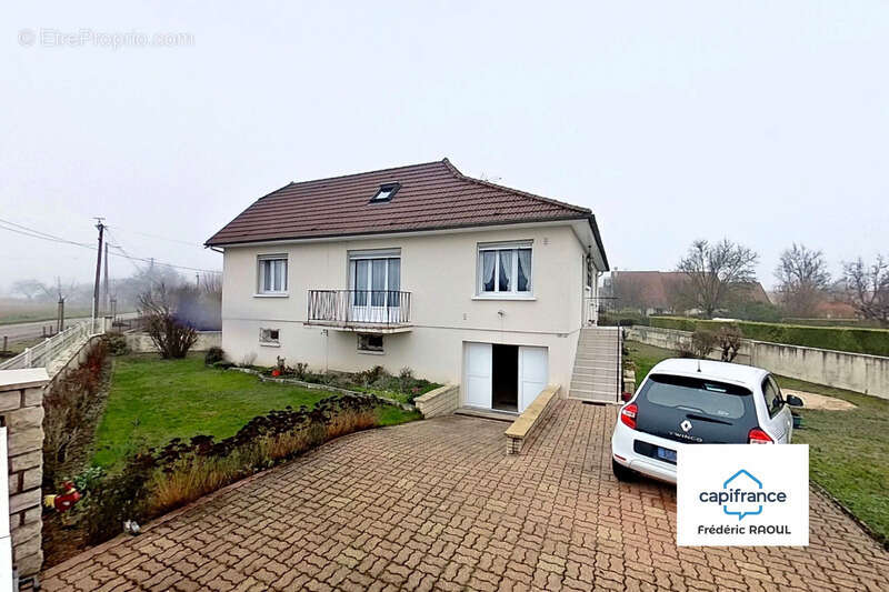 Maison à IS-SUR-TILLE