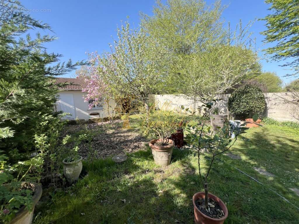 Maison à LA QUEUE-EN-BRIE