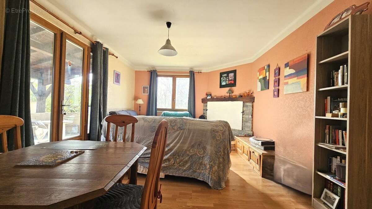 Maison à MONTPEZAT-DE-QUERCY