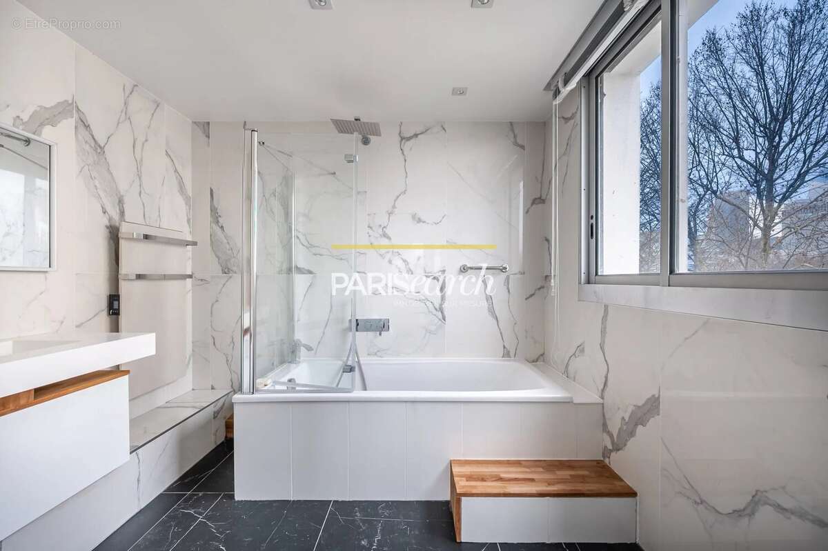 Appartement à NEUILLY-SUR-SEINE