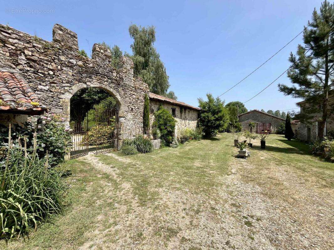 Maison à ANSAC-SUR-VIENNE