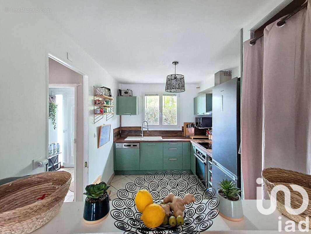 Photo 4 - Maison à LE MESNIL-SAINT-DENIS