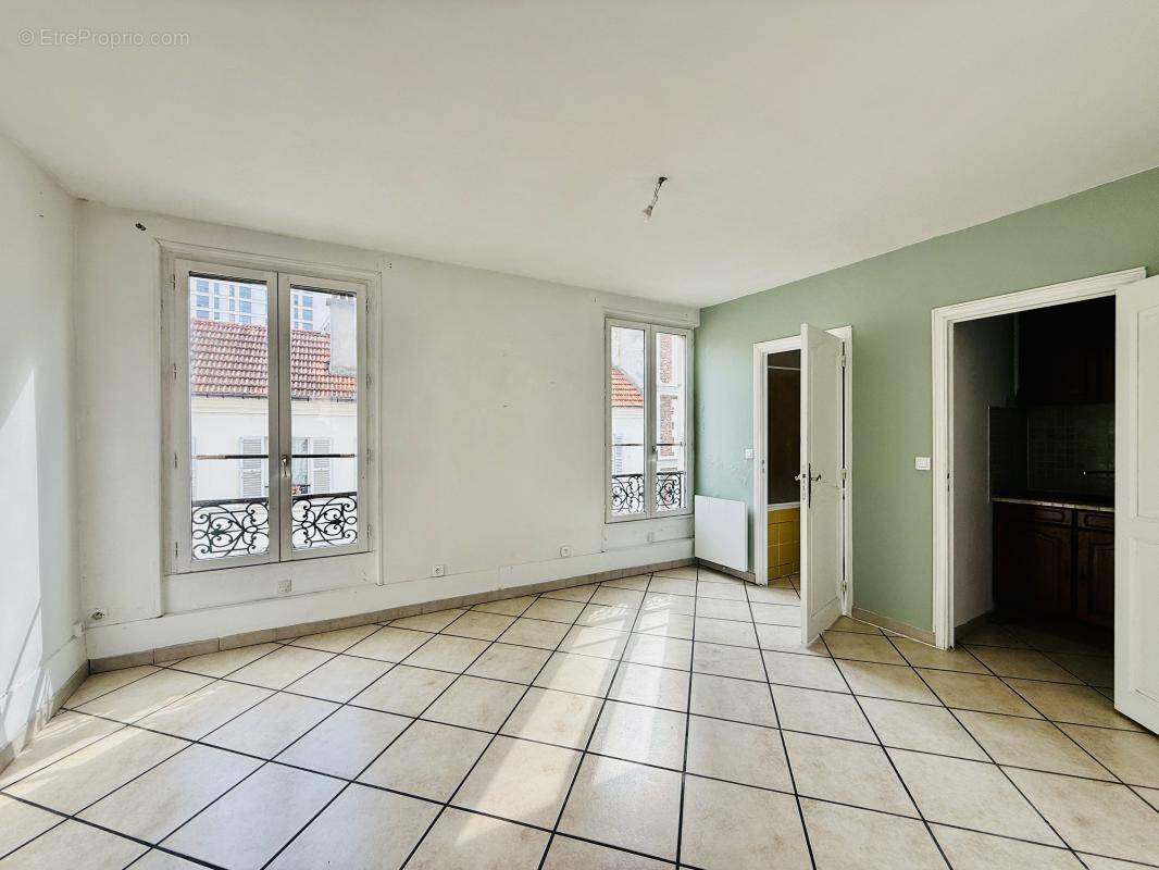 Appartement à PARIS-14E