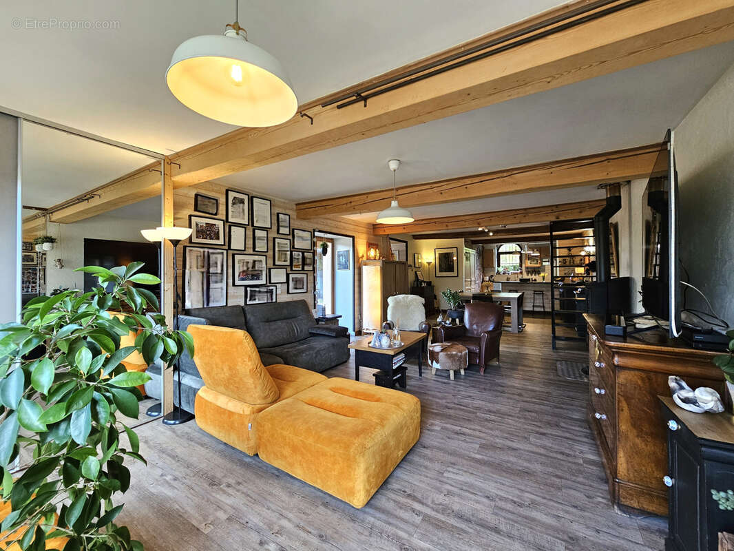 Maison à PUY-GUILLAUME