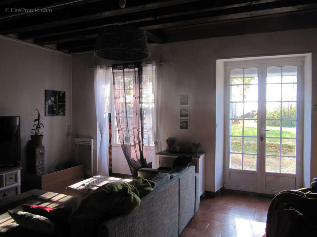 Appartement à PRIGNAC-ET-MARCAMPS