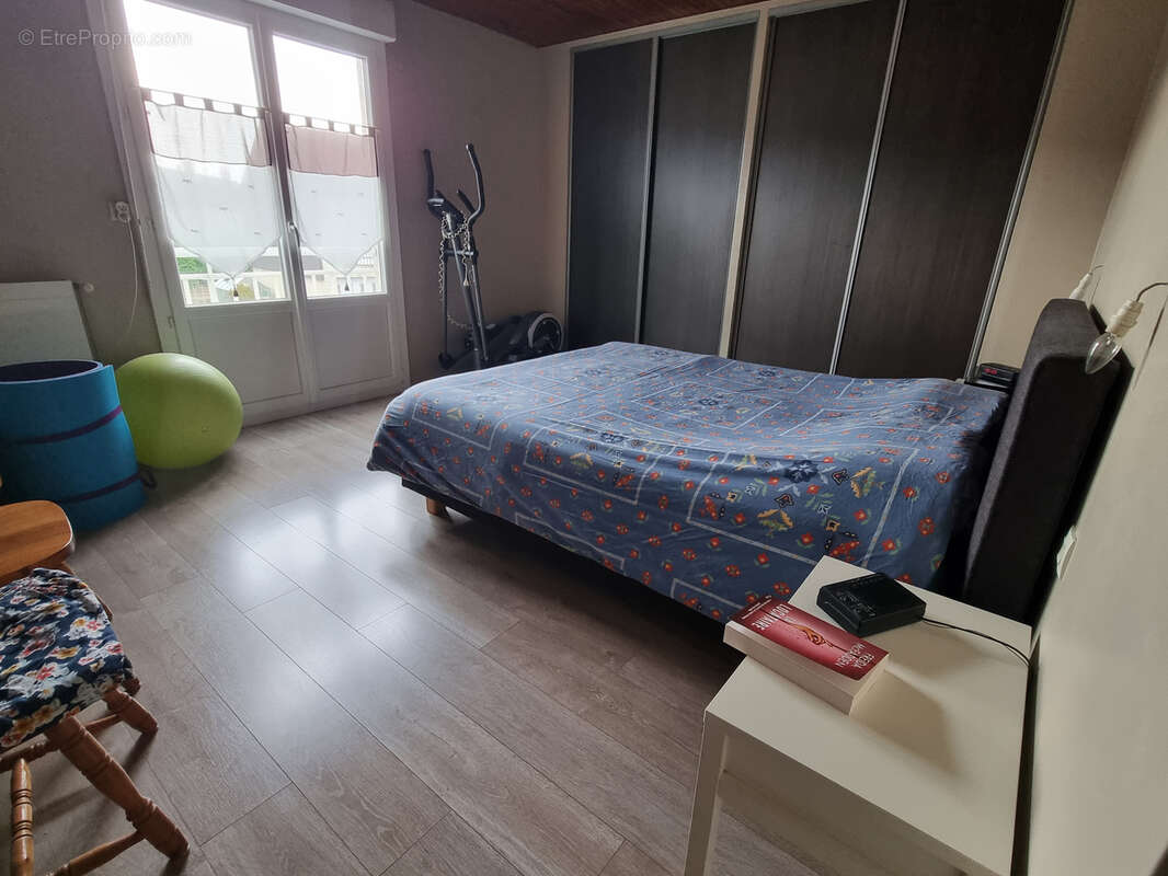 Maison à vendre à Saint-Erblon centre, 110m2, 4 chambres, terrain 548m2. - photo 12