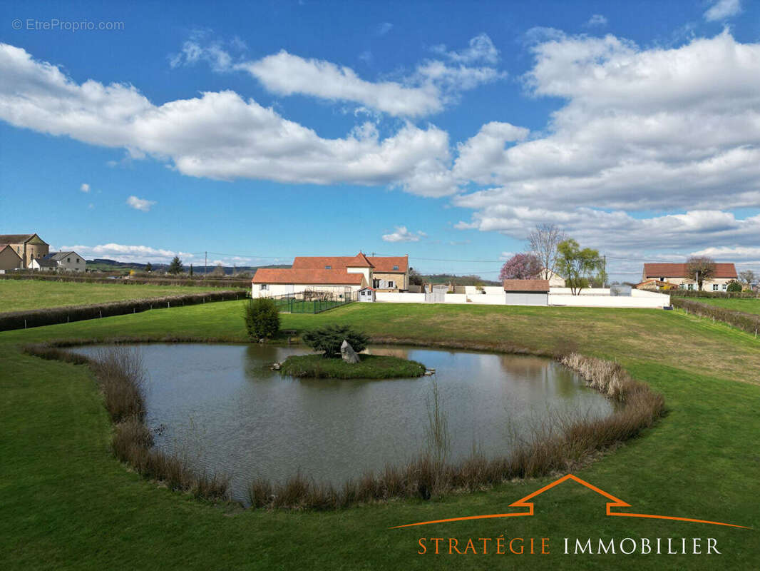 Maison à SAINT-MARCELIN-DE-CRAY