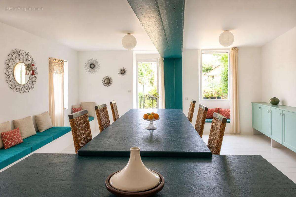 Grande maison de ville avec jardin clos et fort potentiel locatif au cœur de La Souterraine - photo 2
