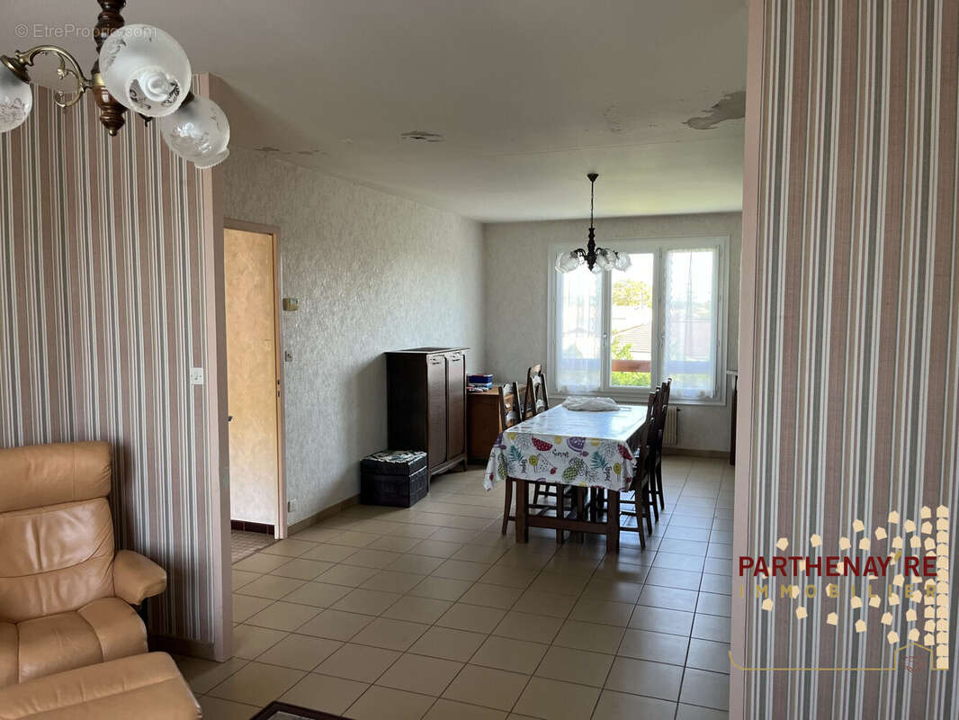 Maison 94 m² à Saint-Maixent-L'ecole  - photo 9