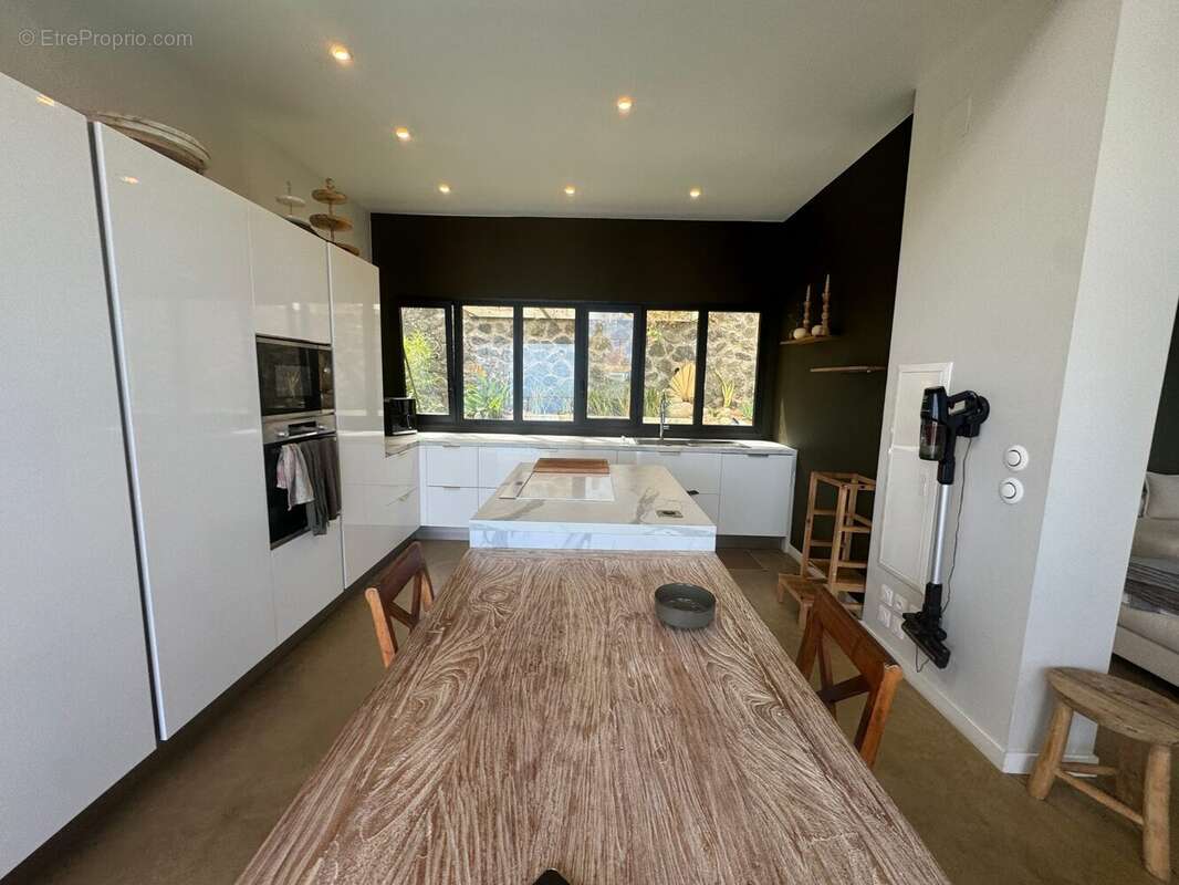 Maison 120 m² à Les Trois-Bassins  - photo 7