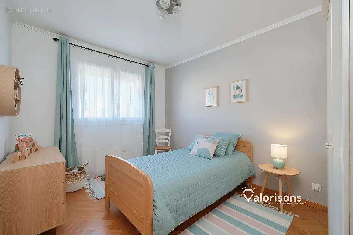 Appartement à MEYZIEU