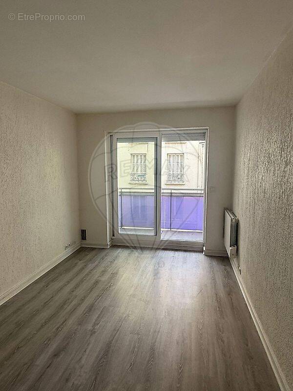 Appartement à PARIS-14E