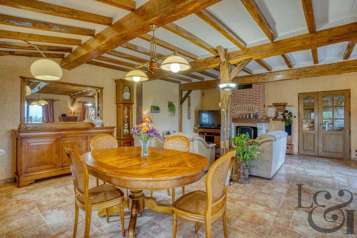Maison à HAUTEFAGE-LA-TOUR