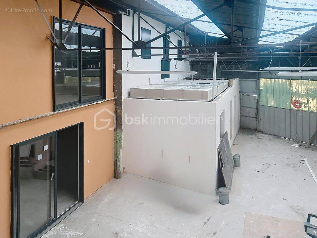 Commerce à SAINT-JEAN-DE-LOSNE