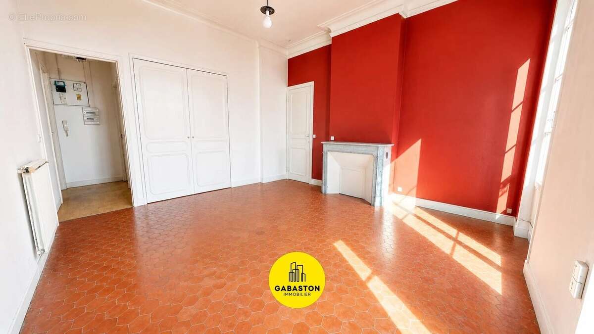 Appartement à MARSEILLE-2E
