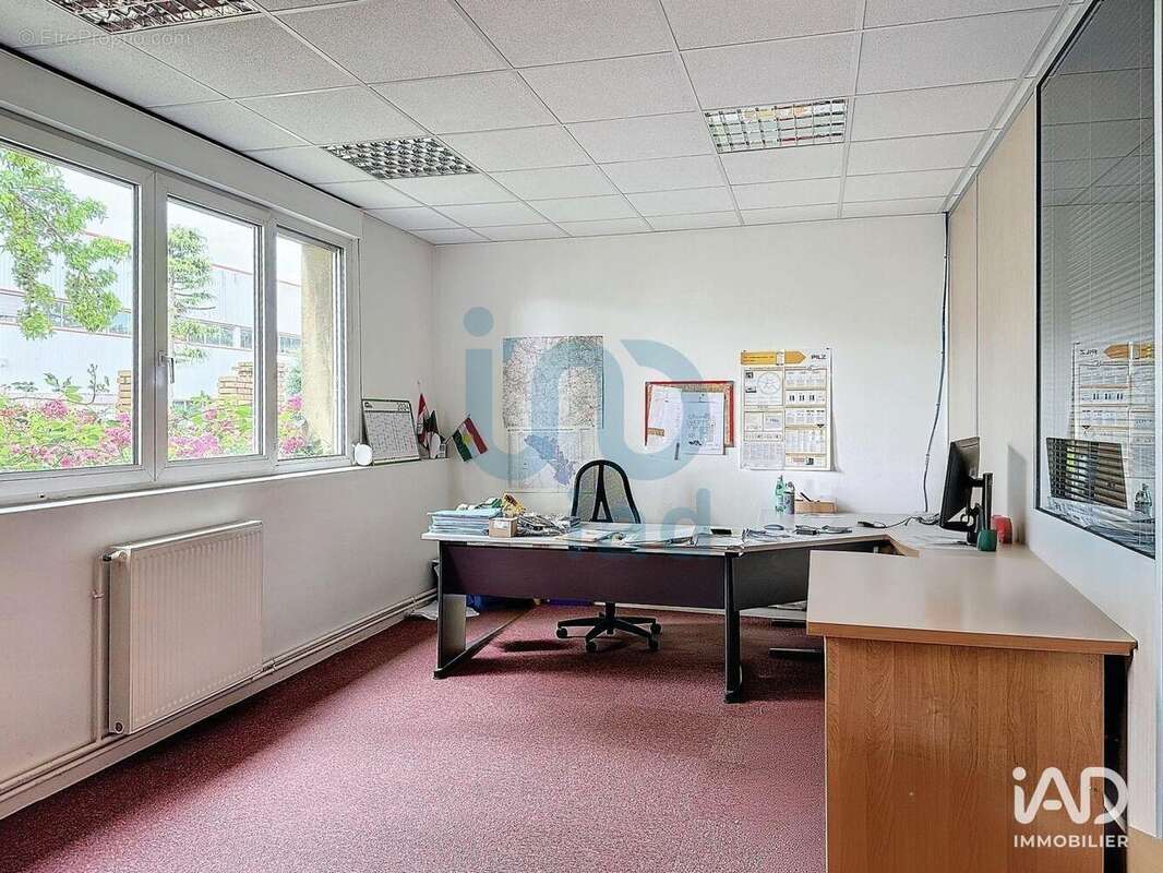 Photo 4 - Commerce à QUINCY-VOISINS