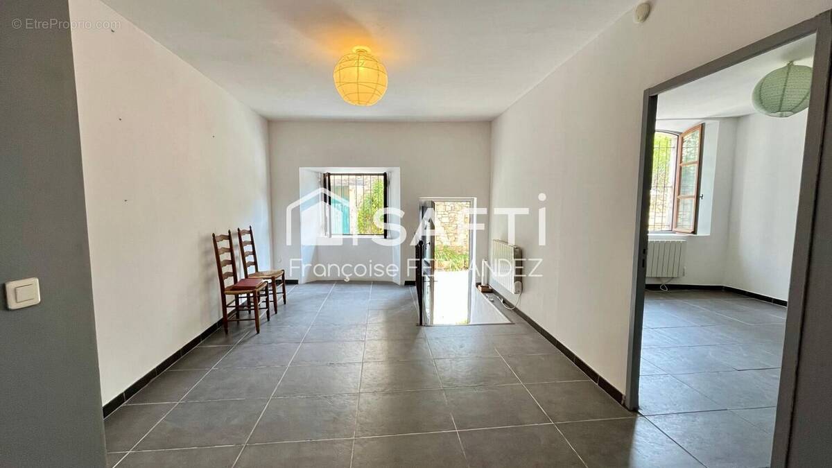 Photo 1 - Appartement à PERNES-LES-FONTAINES