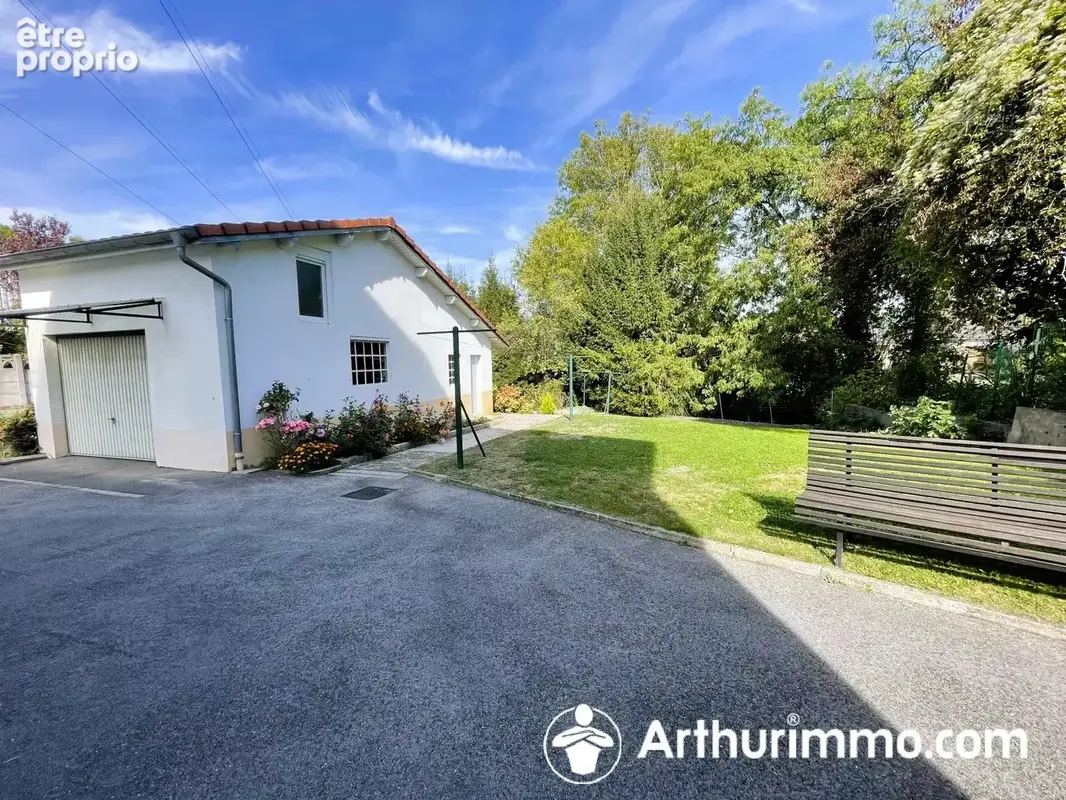 Maison avec 2 appartements de type F4, 14 ares de terrain, proche commerces et frontière SUISSE. - photo 10