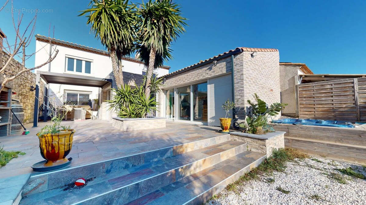 Maison Sigean 8 pièce(s) 214 m2 - photo 11