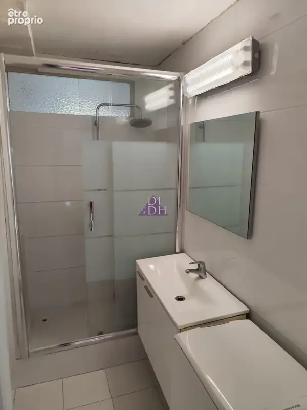 Appartement 3 pièces lumineux de 64 m2 en plein coeur de Hyères - photo 6