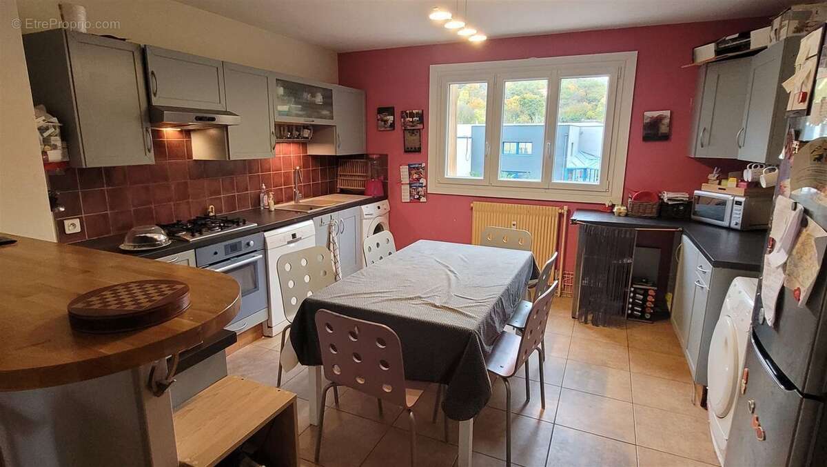 Appartement à FONTAINES-SUR-SAONE