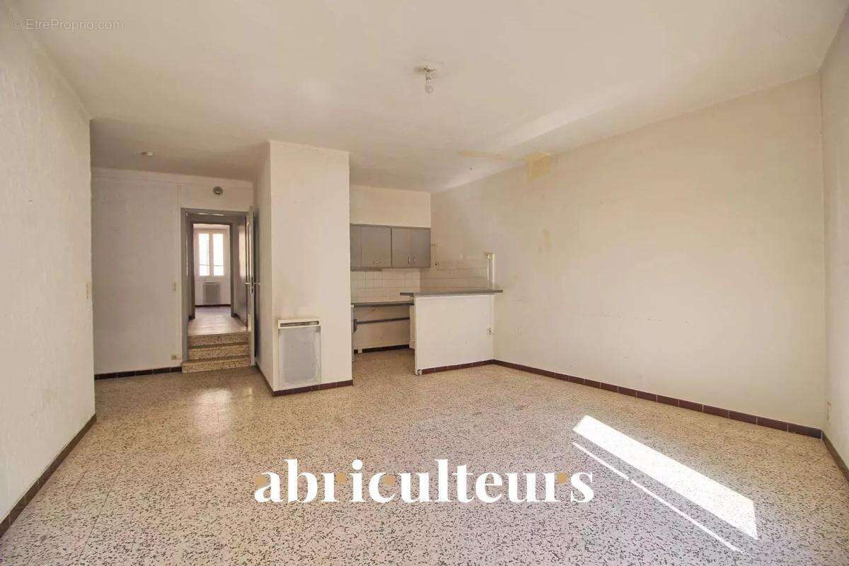 Appartement à ROGNES