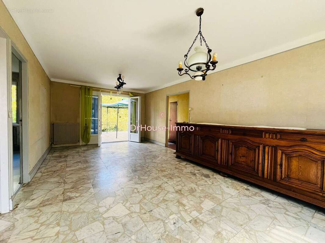 Maison à SAINT-SULPICE-ET-CAMEYRAC