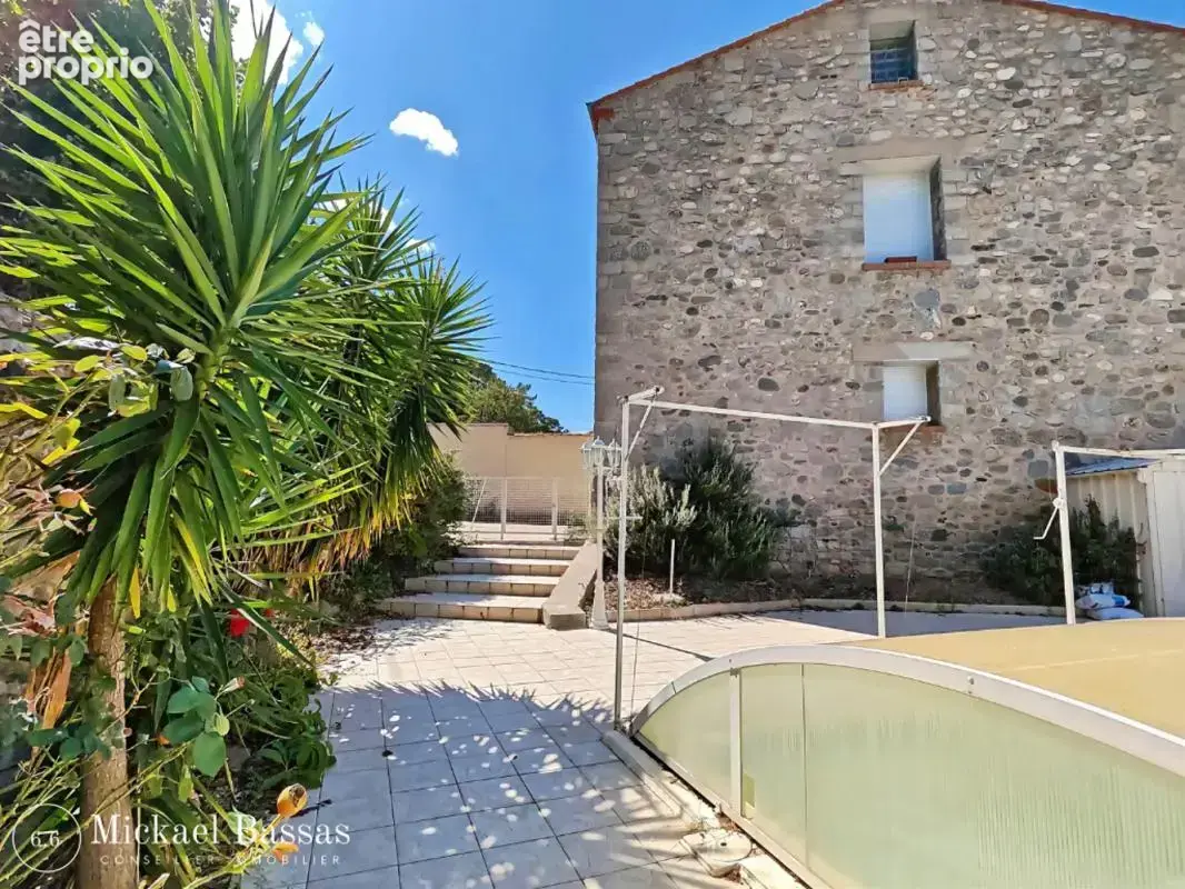 Maison 5 pièces 141 m² à vendre à Prades (66500) - photo 3