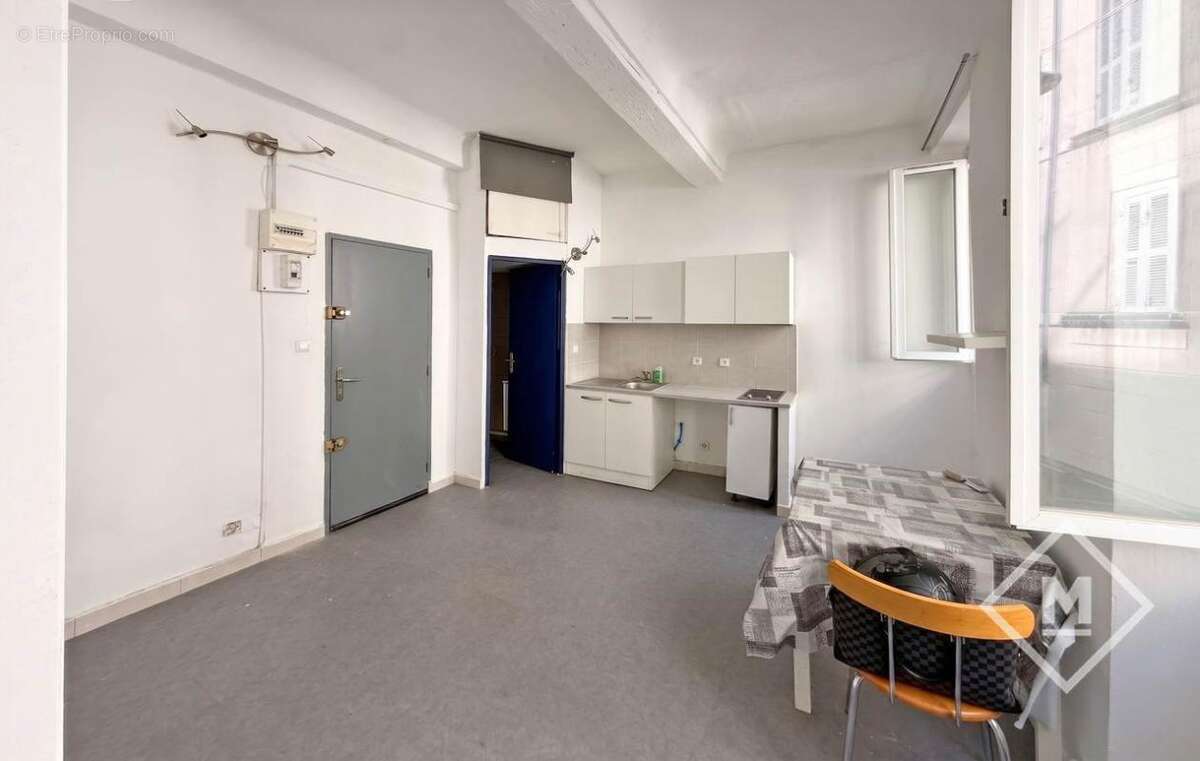 Appartement à MARSEILLE-1E
