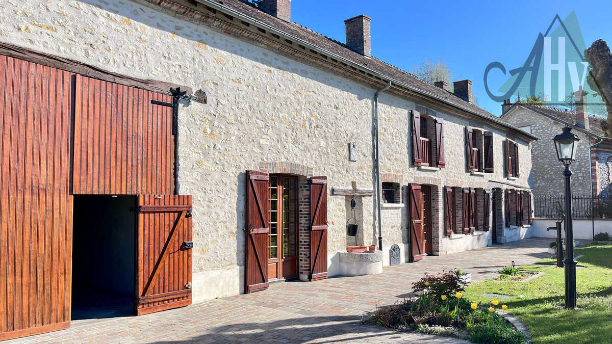 Maison à LONGUEVILLE
