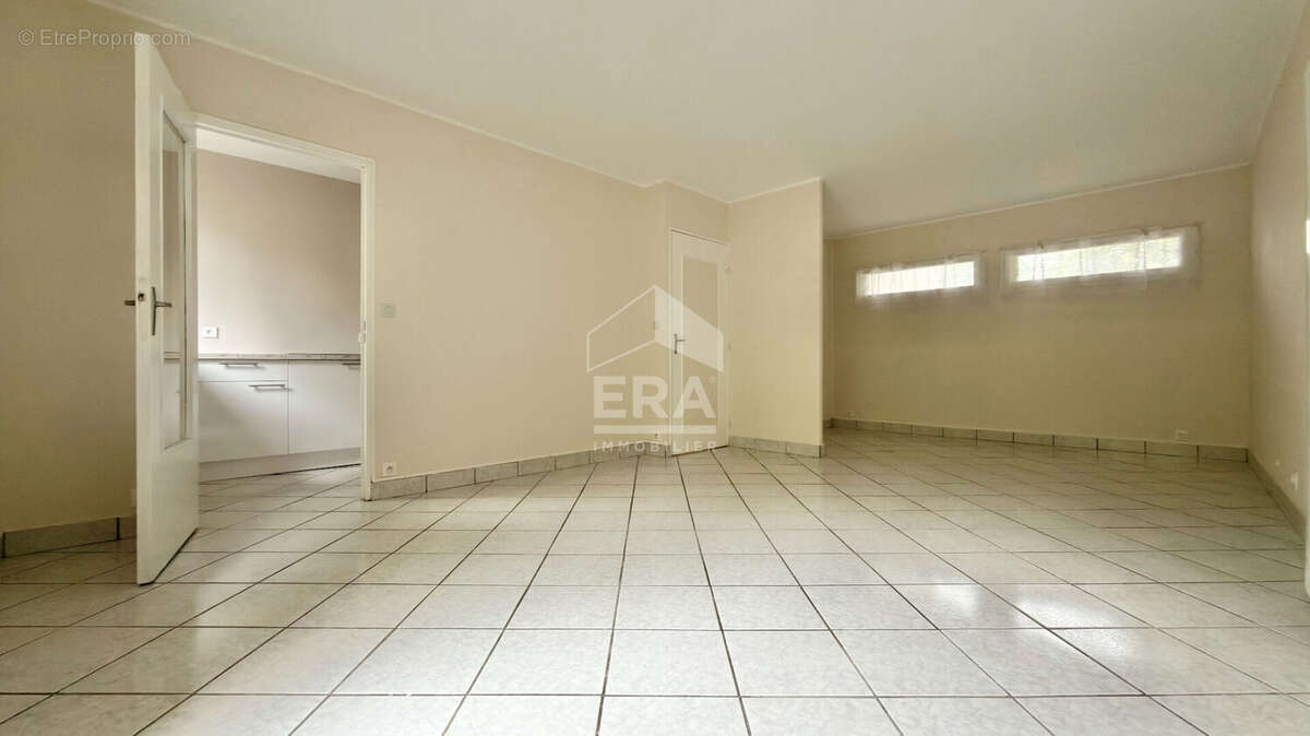 Appartement à CORBEIL-ESSONNES