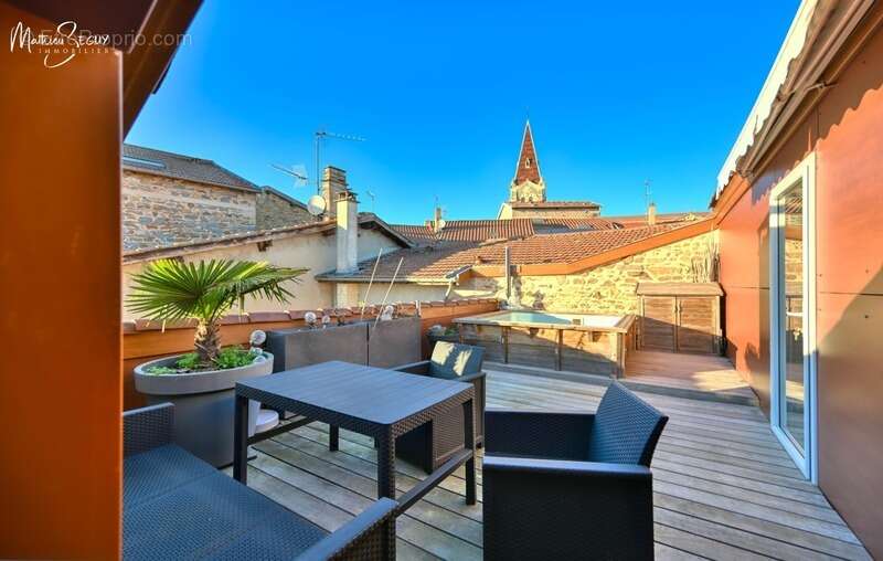 Maison à SAINT-MARTIN-EN-HAUT