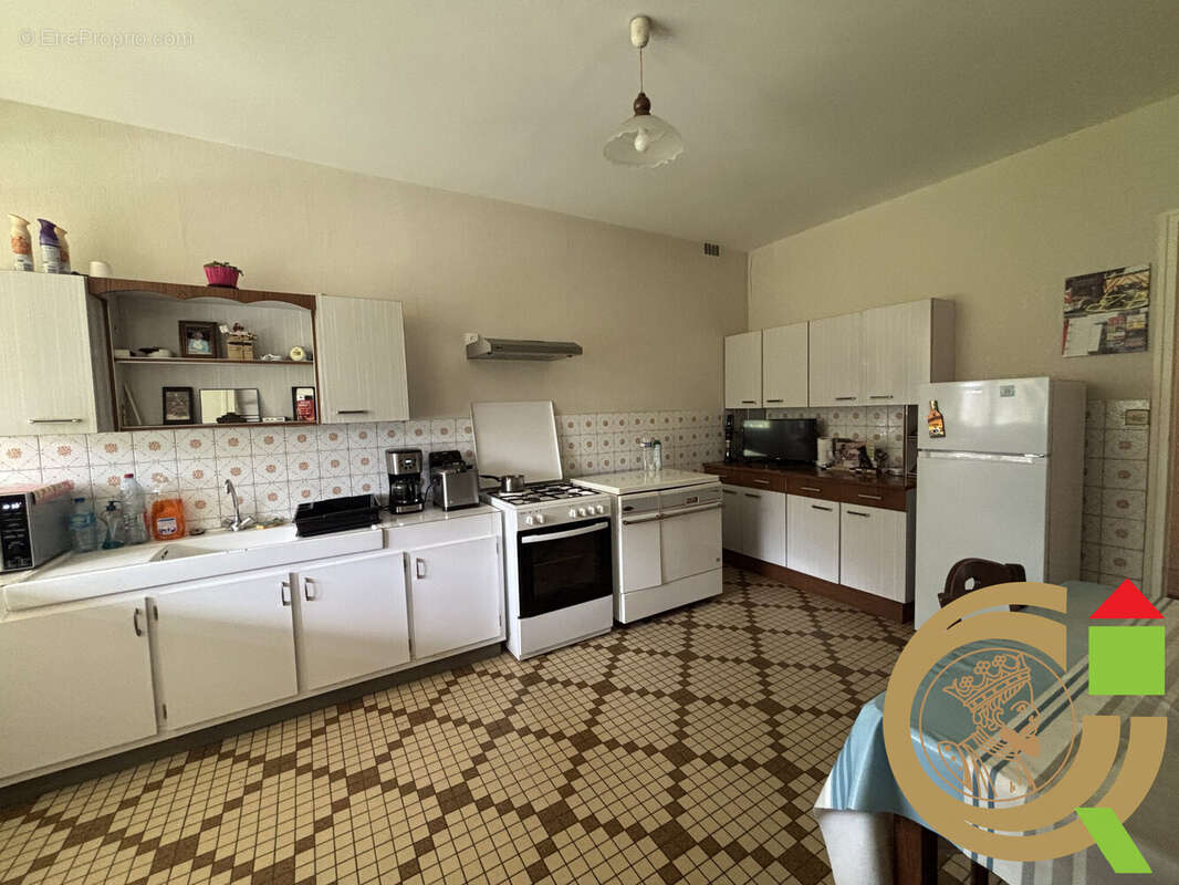 Maison 210 m² à Marconnelle  - photo 9