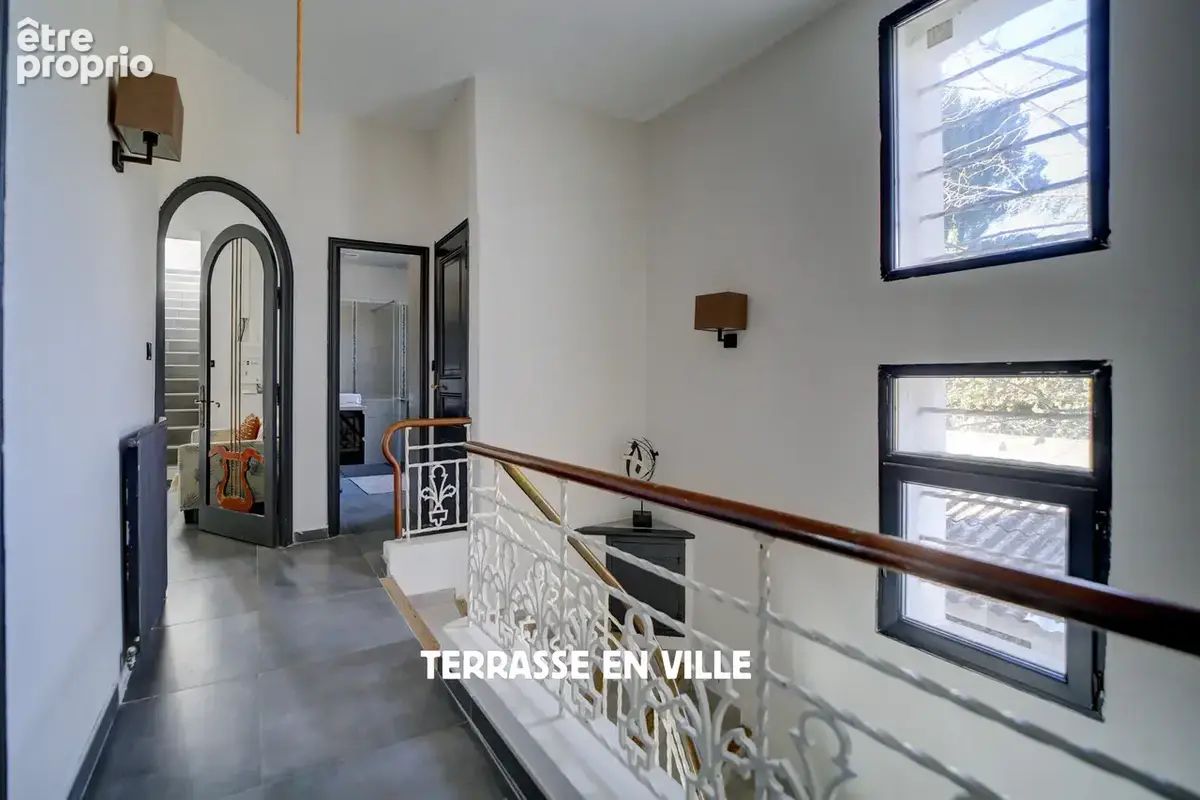 La ciotat - figuerolles - maison d'architecte t9 - 400m2 - jardin - 1000m2 - piscine - garages - 1870000€ - photo 15