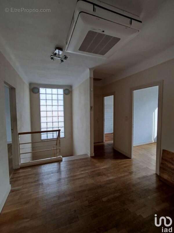 Photo 5 - Commerce à LE TAILLAN-MEDOC