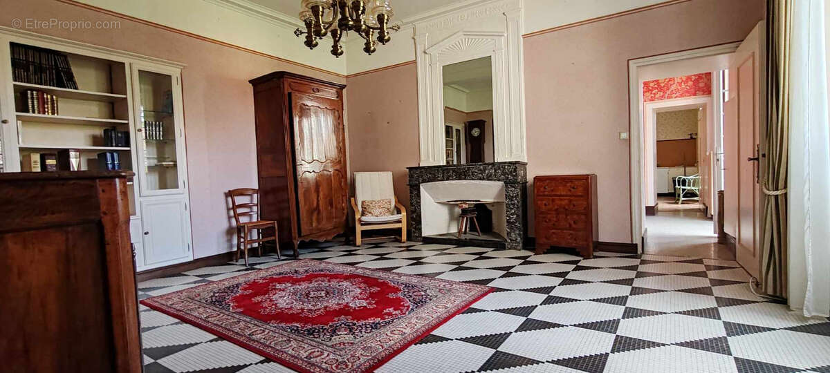 Maison à MORTAGNE-SUR-SEVRE