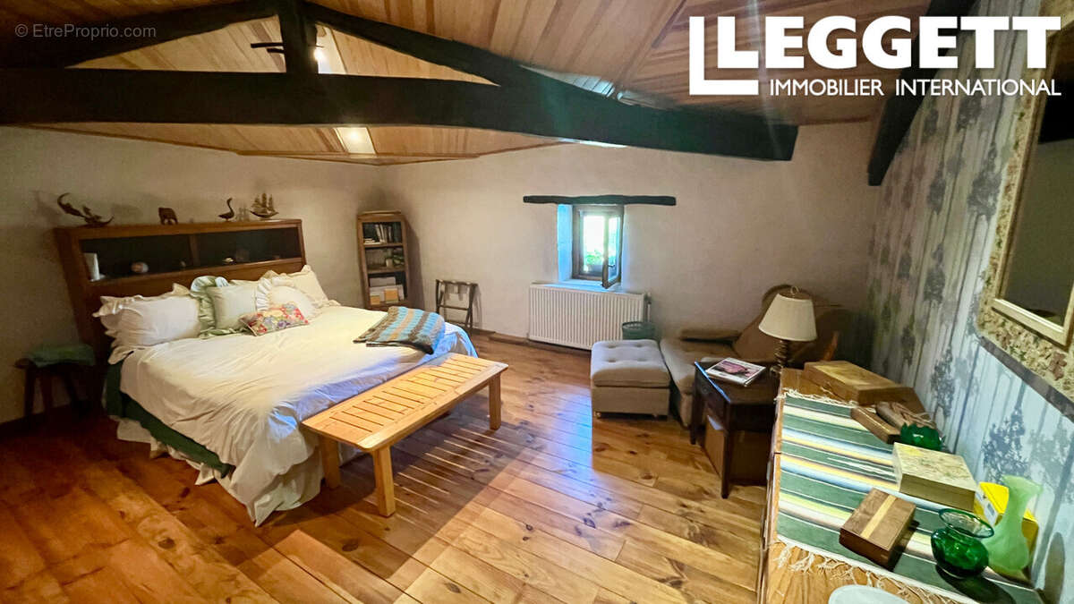 Une élégante maison de campagne de 4 chambres avec vue panoramique et piscine dans un endroit paisible - photo 6
