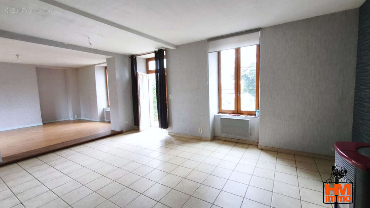 Maison à SAINT-HILAIRE-LES-PLACES