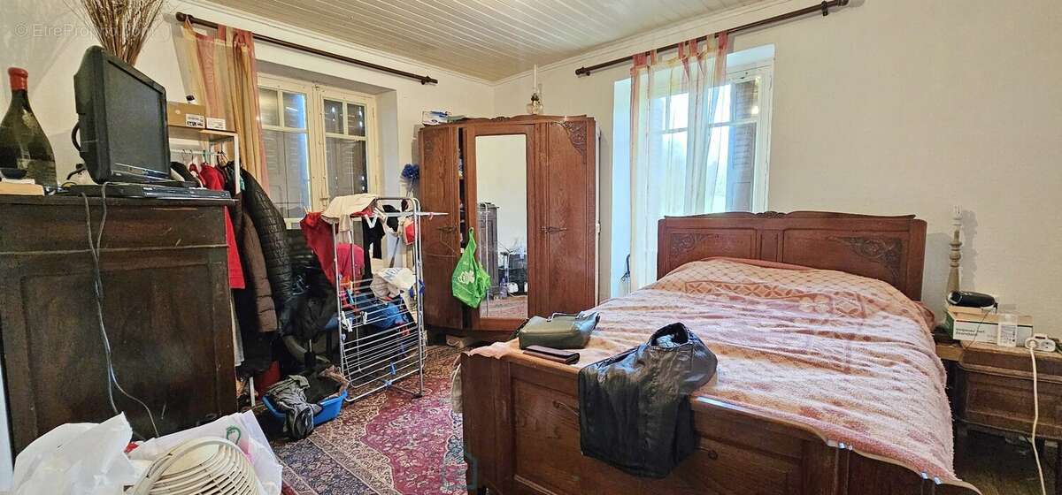 Maison à CENAC-ET-SAINT-JULIEN