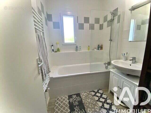 Photo 8 - Appartement à SAINT-JEAN-DE-BRAYE