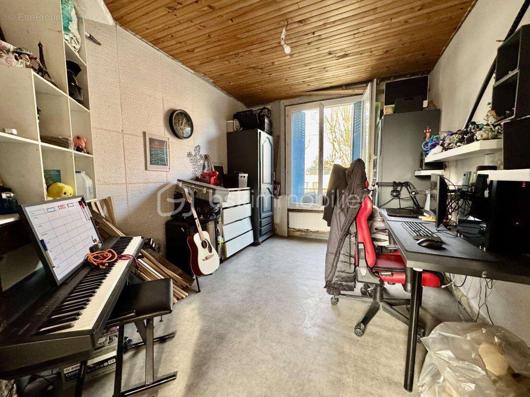 Maison à fort potentiel à rénover - 70m2 - LE BLANC-MESNIL - photo 2