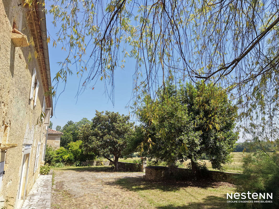 A Vendre Bâtisse en pierre de 255 m² avec dépendance attenante sur terrain de plus de 3 200 m² - photo 19