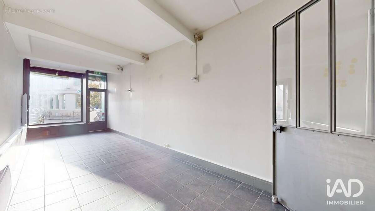 Photo 2 - Commerce à AUXERRE