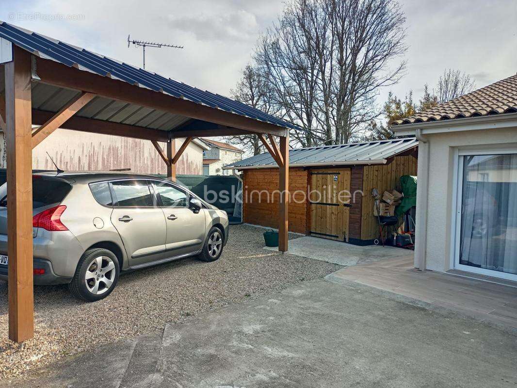 Maison à CAMPS-SUR-L&#039;ISLE