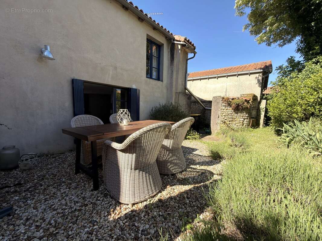 Maison à VILLEFAGNAN