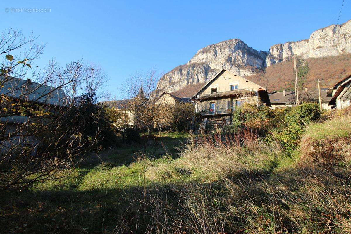 Terrain à SAINT-JEAN-D'ARVEY