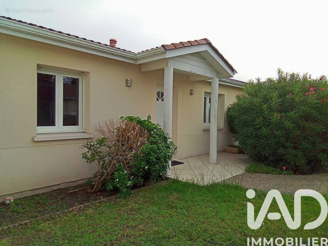 Photo 1 - Maison à VAYRES